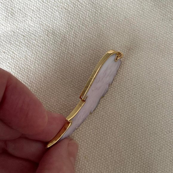 NWOT Natural shell feather angel wing pendant - Picture 6 of 6